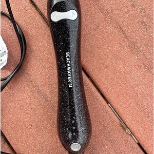 Beachwaver rotating curling iron